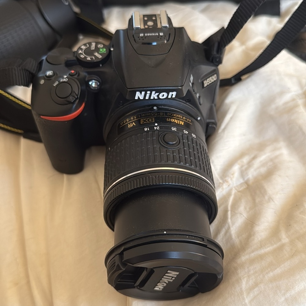 Nikon D5500 with additional lense and camera bag